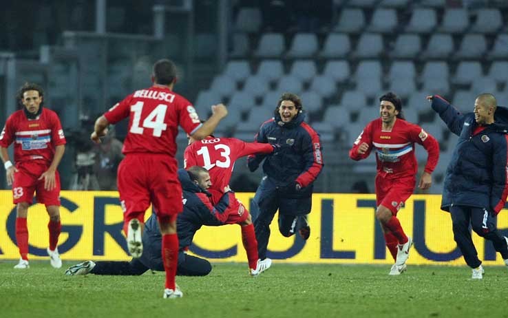 ACCADDE OGGI 20 Dicembre 2009 Izco Risolleva Il Catania Affondando La